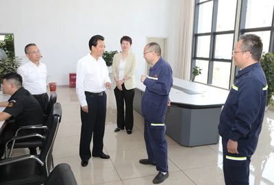 張定超在走訪慰問專家人才時強(qiáng)調(diào) 堅(jiān)持把人才作為高質(zhì)量發(fā)展的第一資源 為幸福六盤水現(xiàn)代化建設(shè)提供智力支撐